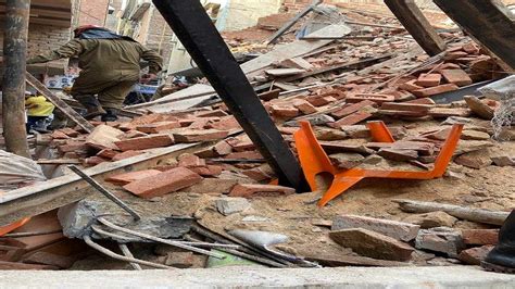 Delhi 5 Injured After Under Construction Building Collapses In Azad