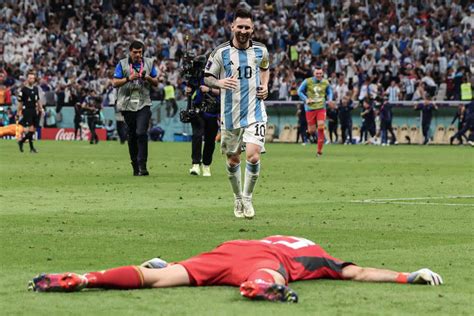 Emiliano Martínez Y El último Penal Cómo Lo Vivió Su Abrazo Con Messi