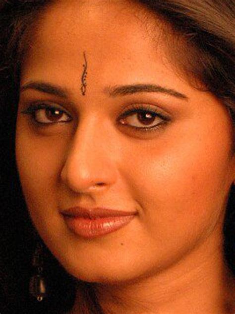 Anushka Shetty Oily Face Rare Closeup Stills