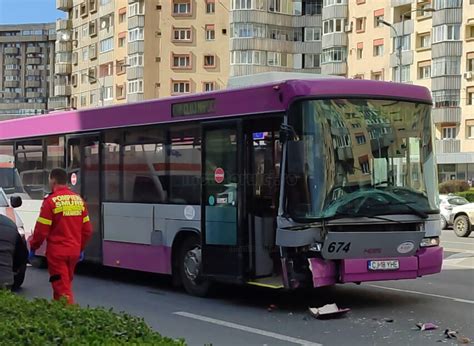 Autobuz CTP implicat într un accident pe strada Aurel Vlaicu Trafic