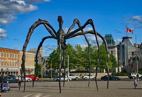 Escultura De Ara A Gigante En Ottawa Foto De Archivo Editorial Imagen