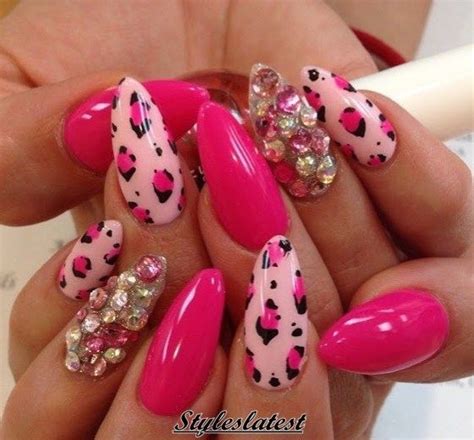 Adore This Color U As Fucsia Decoradas Manicura De U As