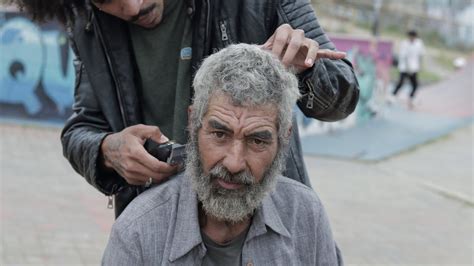 Amazing Transformation Fazendo Corte De Cabelo Em Morador De Rua