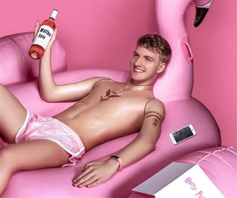 Boy4ME Tu Revista Gay Online