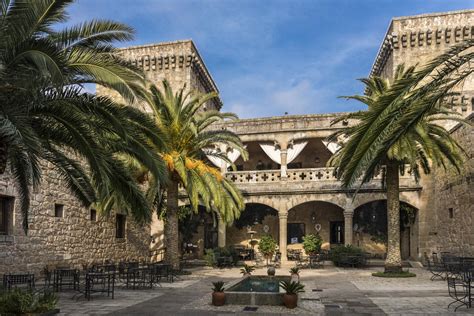 Restaurante Del Parador De Jarandilla De La Vera Paradores