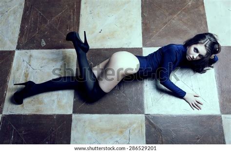 imágenes fotos de stock objetos en D y vectores sobre Sexy woman naked chess Shutterstock
