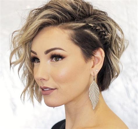 18 Sexy And Easy Night Out Hairstyles For Parties Or Date Nights