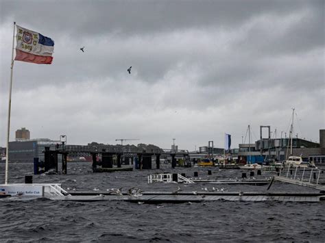 Sturmflut an der Ostsee lässt offenbar mehr als 35 Boote sinken Wir