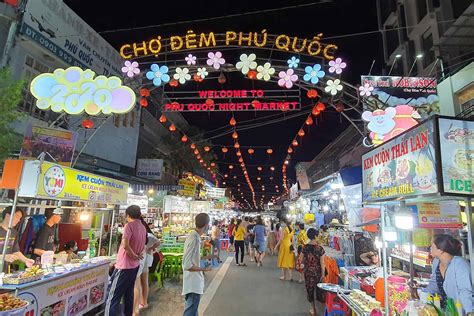 Top 10 Must-Visit Vietnam Night Markets For Tourists