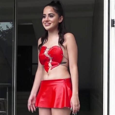 Urfi Javed Flaunts Her Hot Body In A Latex Top And Short Skirt Netizens Troll Her Backless Ya