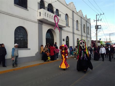 Preservan tradiciones en Tolcayuca con callejoneada alusiva al Día de