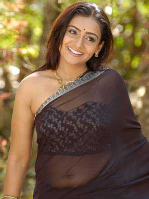 Meera Vasudevan Hot Pics