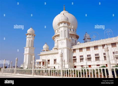 Jaigurudev Temple, Jai Gurudev Temple, Jai Guru Dev Temple oder ...