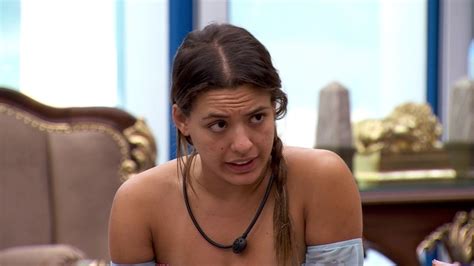 BBB 24 Beatriz admite que ficou envergonhada após derrubar Sabrina