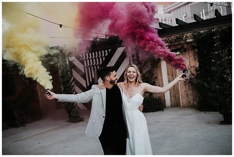 Smoke Bomb Wedding Photos | A Guide To Smoke Bomb Wedding Photos