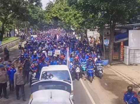 Konvoi Ribuan Buruh Cianjur Ke Bandung Kawal Kenaikan Umk Cianjur