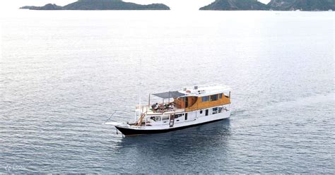 Kapal Sentral Phinisi D N Sailing Komodo Liveaboard Labuan Bajo Klook