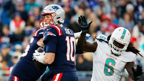 New England Patriots Keep Playoff Hopes Alive With Win Over Miami