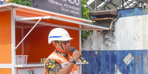 Sediakan Makanan Bagi Pekerja Pelabuhan Terminal Teluk Lamong