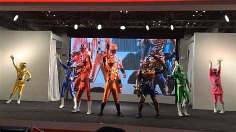 トッキュウジャーの6号が登場！烈車戦隊トッキュウジャー＆仮面ライダー鎧武 東京おもちゃショー2014 Youtube