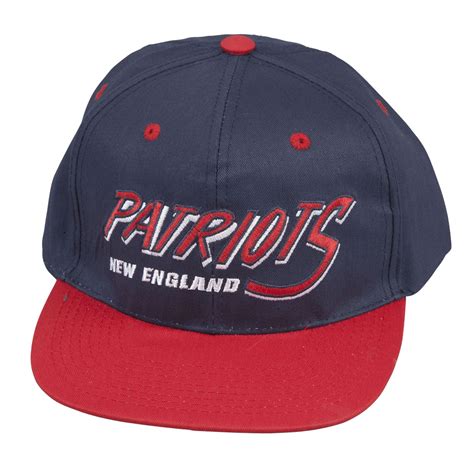 GIII New England Patriots NFL Retro Snapback Hat