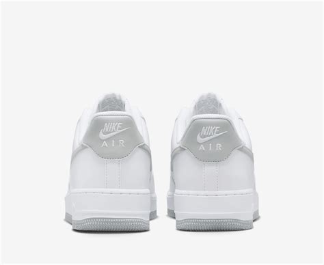 Nike AIR FORCE 1 07 WHITE LIGHT SMOKE GREY VegNonVeg