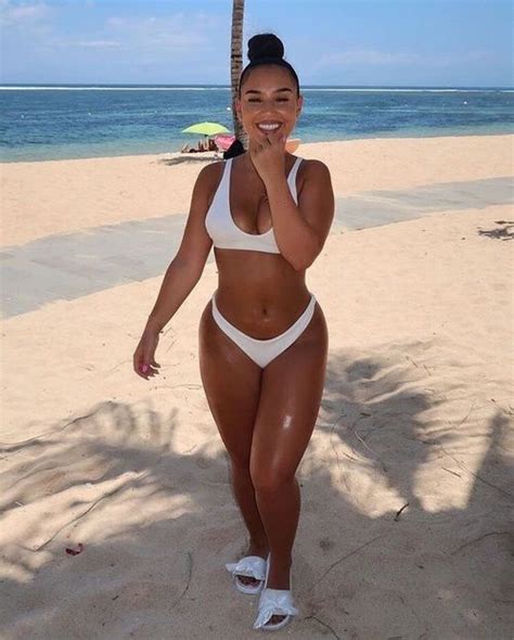 Hot Sexy Kylie Crockett Bikini Pics