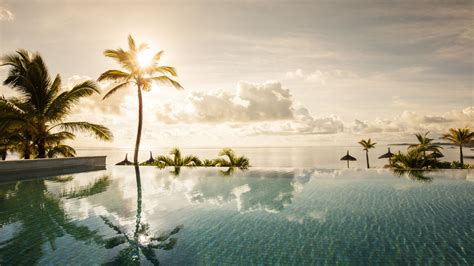 Top 10 Best Luxury Hotels & Resorts in Mauritius