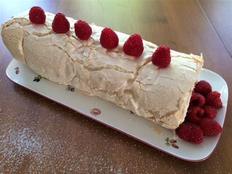 Raspberry Meringue Roulade Meringue Roulade Roulade No Bake Treats