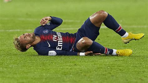 Schock F R Psg Neymar Hat Sich Wohl Mittelfu Gebrochen Fussball