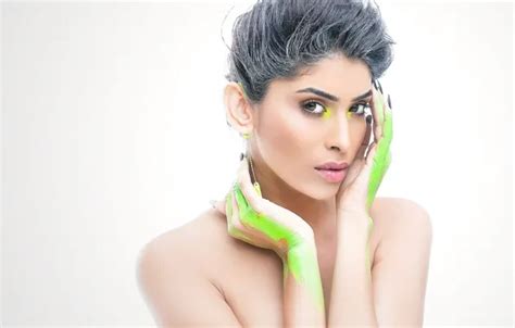 Обои girl hot sexy eyes smile beautiful model pretty на телефон и рабочий стол раздел