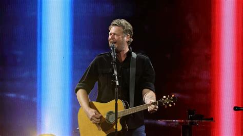 Blake Shelton To Release 'Cheers, It's Christmas,' Super Deluxe Album ...