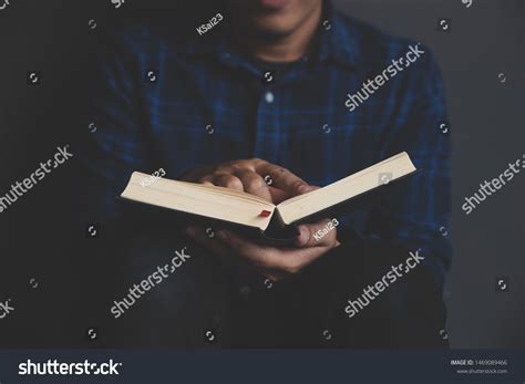 988 Vintage Man Reading Bible Images Stock Photos And Vectors Shutterstock