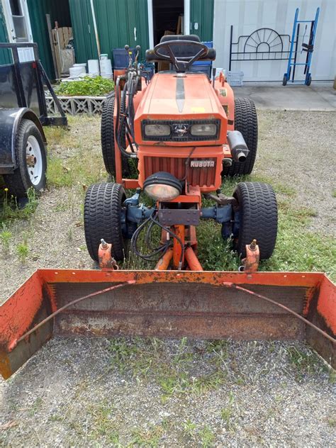 Kubota B7200 4wd Tractor With Blade Mower