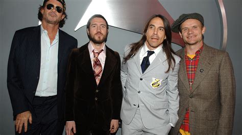 Red Hot Chili Peppers Bring Back Guitarist John Frusciante Louder