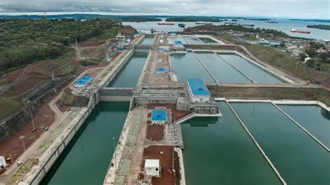 Un Inmenso Barco Chino Inaugura La Histórica Ampliación Del Canal De