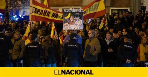 La policia espanyola impedeix que la manifestació ultra de Ferraz talli