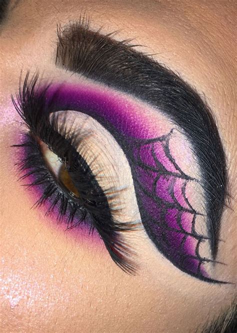 Ghoulish Glam Spooky Halloween Eye Makeup Ideas Nude Cut Crease