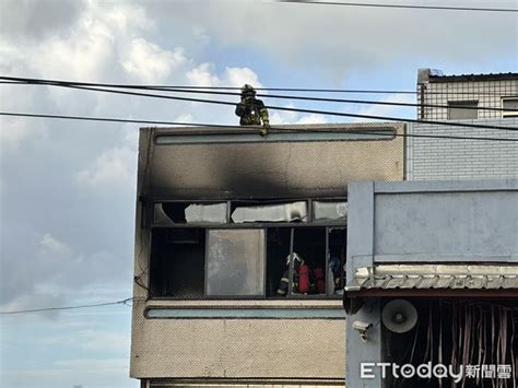 快訊／雲林民宅「2f神明廳」起火！ 玻璃全破、外牆黑 Ettoday社會新聞 Ettoday新聞雲