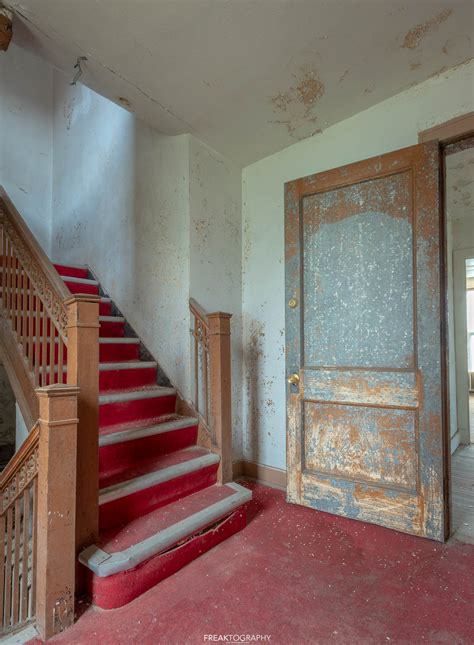 ABANDONED and Forgotten Time Capsule Church in Detroit