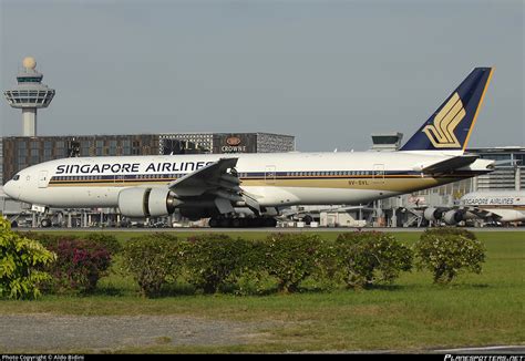 9V SVL Singapore Airlines Boeing 777 212ER Photo By Aldo Bidini ID