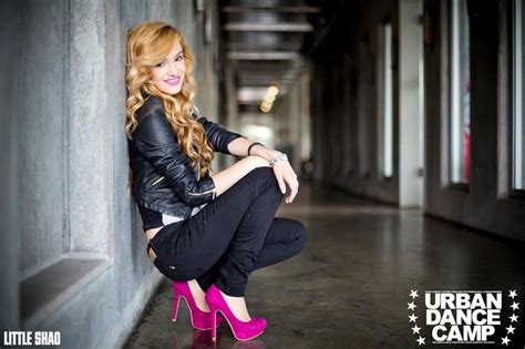 chachi gonzales | Dance camp, Black cropped jacket, Beautiful people