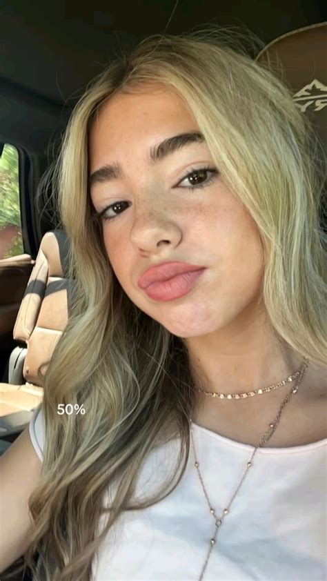 Embreigh Courtlyn In Blonde Hair With Highlights Haircuts Straight Hair Pretty Makeup Looks