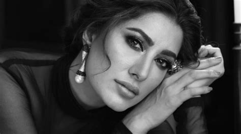 Mehwish Hayat Once Again Breaks The Internet With Groovy Dance Moves