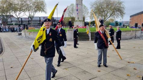 Hundreds Gather For Remembrance Day Parade In Walsall Walsall Echo