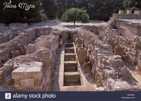 Knossos: King Minos & the Labyrinth - ToursMaps.com