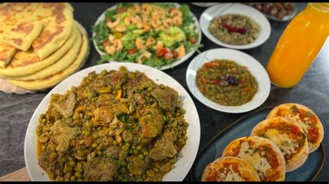 Menu de table de ramadan bien varié avec entrées plat et dessert