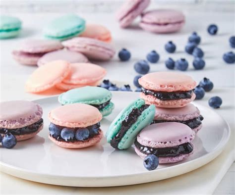 French Macarons with Blueberry Jam (Metric) - Cookidoo® – the official Thermomix® recipe platform