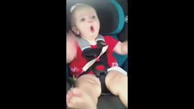 Baby Stops Crying When Listening to Katy Perry Dark Horse Radio Song and Dances | Epic Face ...