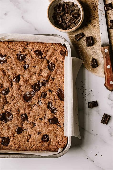 Almond Butter Chocolate Chunk Blondies Kalejunkie